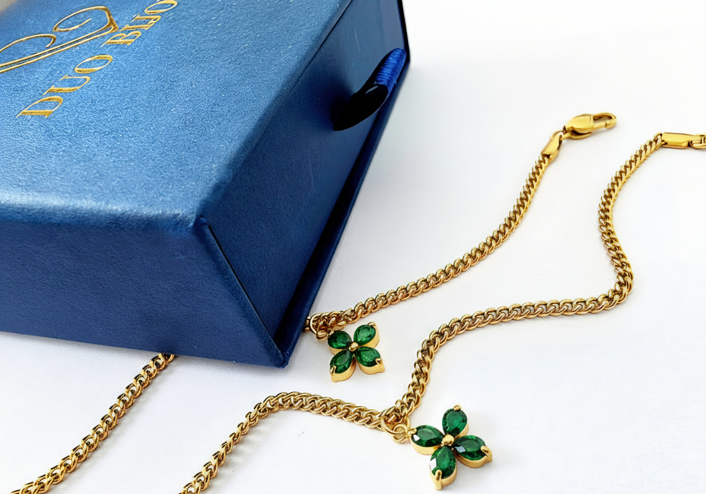 Green flower bracelet