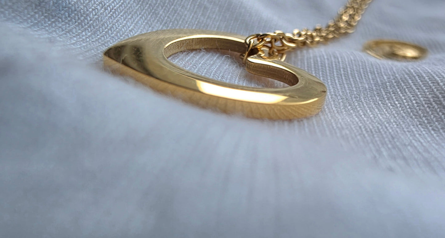Détail pendentif cœur doré collier duo mère fille DuoBijoux
