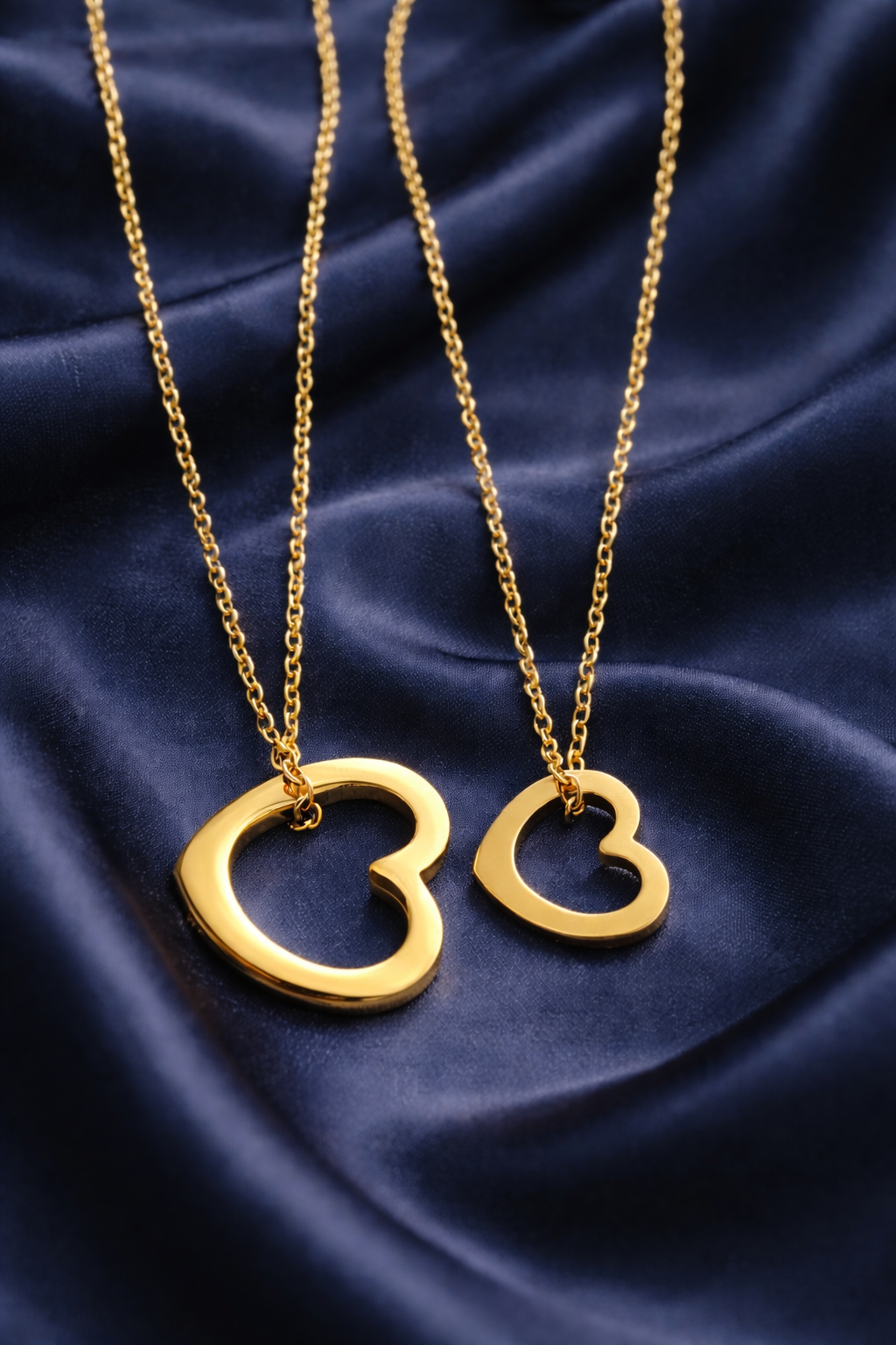 collier coeur complémentaire fond bleu